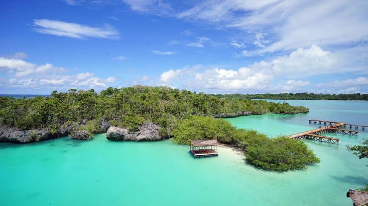 9 Pesona Alam Maluku yang Menawan
