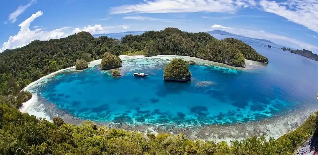 Destinasi Wisata di Papua yang Wajib Dikunjungi dari Raja Ampat